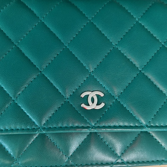 Chanel classic WOC in quilted lambskin in very good condition pouch and box - Picture 3 of 10
